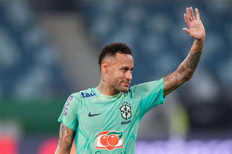 Robbers break into home of Brazilian soccer star Neymar’s partner, she said on social media