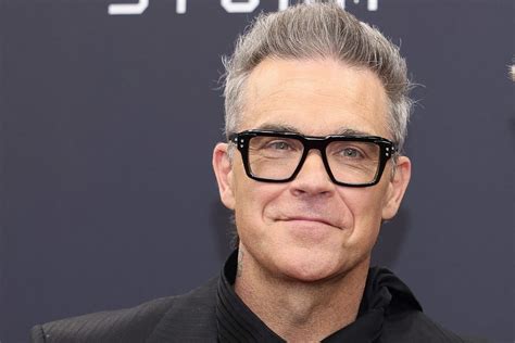 Robbie Williams is concerned that he is losing his eyesight as he issues admonition