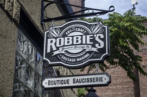 Robbies - Robbie's Touch specialized in repairing and restoring old fishing boats. Boat repair and restoration services include but not limited to multi-process wet sanding, buffing, detail, accessory installation and fishing technology installation. …
