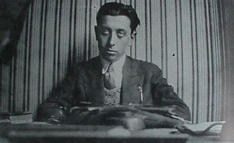Robert Desnos - Wikipedia