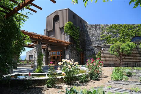 Robert sinskey vineyards. The immensely popular Robert Sinskey Vineyards will close its Napa Valley tasting room this weekend after more than 30 years in business. The wine brand will live on, however, and the Sinskey ... 