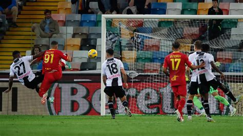 Roberto Piccoli scores a late equalizer to give Lecce a 1-1 draw at Udinese in Italian league