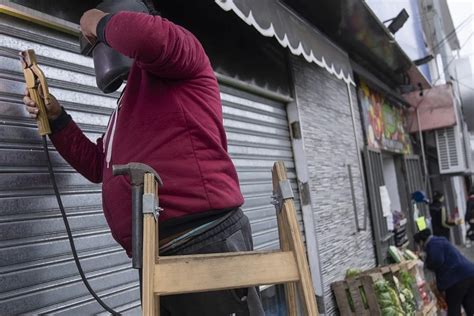 Robos y actos de vandalismo en varios puntos de Argentina agitan la campaña presidencial