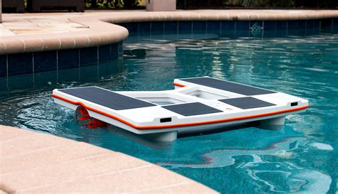 Robotic pool skimmer. 
