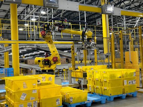 Robots speed up shipping at Amazon fulfillment center in Pflugerville
