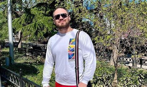 Robzi s Profile Net Worth Age Height Relationships FAQs