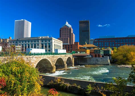 Rochester. University of Rochester is a private institution that was founded in 1850. It has a total undergraduate enrollment of 6,570 (fall 2021), its setting is urban, and the campus size is 707 acres. It ... 