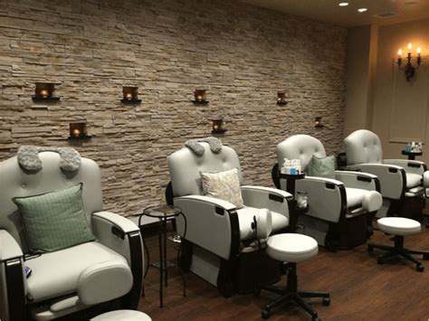 Rochester spa. The Spa at the Del Monte offers 14 luxurious treatment rooms as well as separate men’s and women’s sanctuaries including dry saunas, rejuvenating showers, locker accommodations, indulgent robes and luxurious relaxation lounges. PURCHASE A GIFT CARD. BOOK AN APPOINTMENT. 