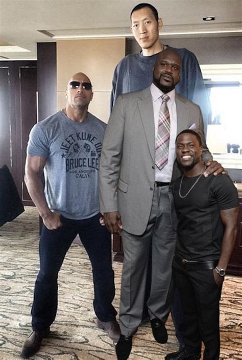  kevin hart next to the rock next to shaq kevin hart next to the rock next to shaq on 22.04.2023 on 22.04.2023 . 