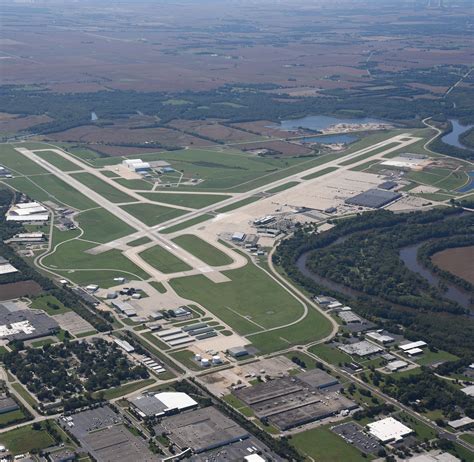 Rockford airport. Departure Terminal. Terminal or Concourse. SHOW TERMINAL CONNECTION TIMES. Guide to Chicago Rockford Airport Food & Shopping: Map Locatins of RFD Restaurants, Snacks, Bars, and Cafes, Specialty Shops, Newsstands... 
