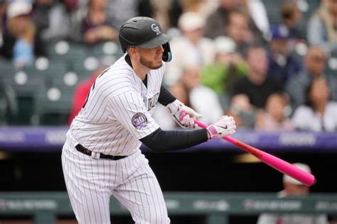 Rockies’ C.J. Cron exits game against Phillies due to back spasms