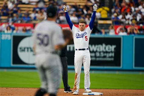 Rockies lose to Dodgers, 2-1, as Daniel Bard walks in game-winning run