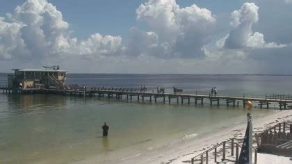 Live Streaming Webcam of Rod & Reel Pier in Anna Maria
