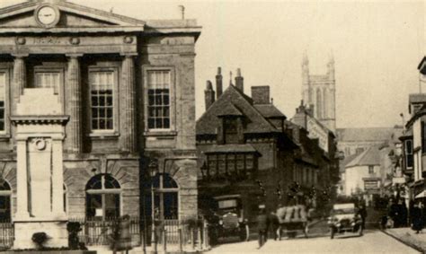 Rodborough Crest, The Curtal and Endover - Historic England