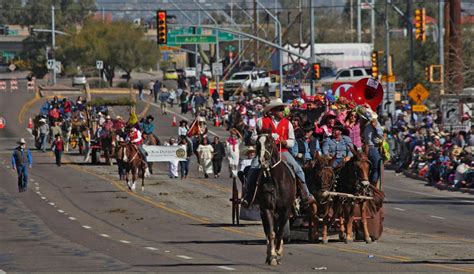 Rodeo tucson. TUCSON, Ariz. (13 News) - For only the second time in history, the Tucson Rodeo Parade has a new route. The 99th annual parade, set for 9 a.m. Thursday, Feb. 22, will begin at South 12th Avenue and Drexel Road, proceed east on Drexel to South Nogales Highway, then turn north, ending at Irvington Road. “It’s still the same thing,” said ... 