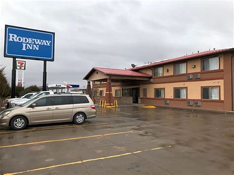 Rodeway hotel.  Weekly and monthly hotel rates.  Rodeway Inn & Suites is a With a cos...
