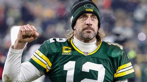 Rodgers plans to play for Jets in 2023, awaits Packers’ move