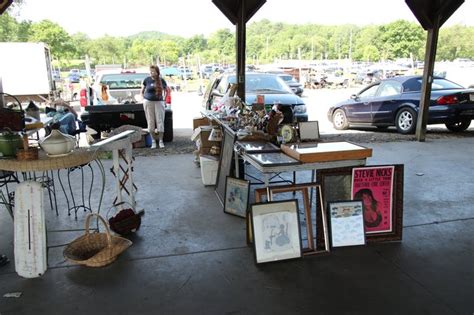 From the website: The largest flea market in the Tri-State Area. Over 1600 vendor spaces. Weekly Every Friday and Select Saturdays. Rogers, Ohio. . Rogers flea market rogers ohio
