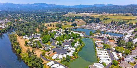 Rogue River Homes in Beautiful Community- Rogue Lea in Grants Pass