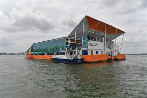 Rogue floating fishing farm reeled in on the North Shore