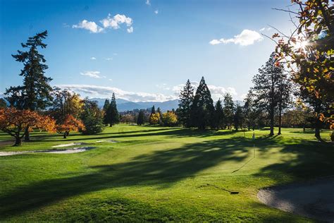 Rogue valley country club. Rogue Valley Country Club's 27-hole golf course provides beauty, grand old oak trees and excellent year-round playability. A members-only facility, this classic course layout includes tree-lined fairways and views of the Siskiyou Mountains. 