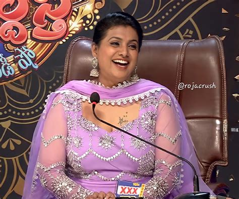 Roja hot boobs show