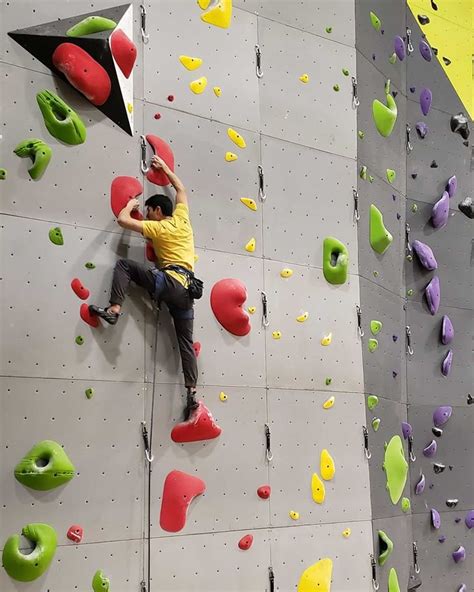 Rokc - Sep 20, 2021 · ROKC features three types of climbing walls: Lead, Top Rope, and Auto Belay. The Lead and Top Rope walls do require passing certification, but Auto Belay is open to beginners. The site even has a Speed Climbing Wall where you can time your speed or race friends (the current record in 8 seconds!). The attraction is great for single-day visits ... 