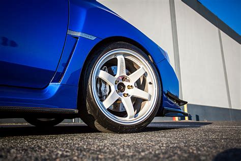 Rolling Tires & Wheels in San Pedro, California, USA - Zaubee