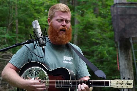 The track by the Farmville, Va.-based singer-songwriter and former factory worker, born Christopher Anthony Lunsford (whose stage name honors his grandfather, Oliver Anthony), first drew buzz .... 