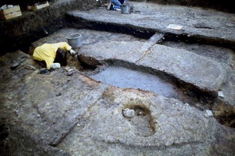 Roman pottery 140m SSW of Tewkesbury Cross - Historic England