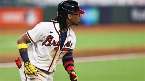 Ronald Acuna Jr. injury update: Braves star to be examined after ...