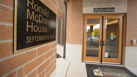 Ronald mcdonald house milwaukee. Milwaukee, WI 53226 Phone: 414-475-5333 Fax: 414-475-6342. ... Ronald McDonald House Charities Logo, RMHC, Ronald McDonald House, Ronald McDonald Family Room, and ... 