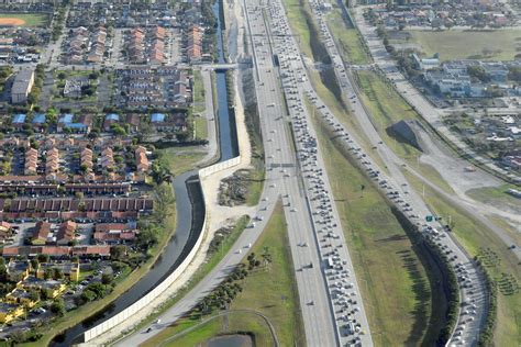Ronald reagan turnpike traffic. This Ronald Reagan Turnpike sign stands along the west side of Florida's Turnpike by the PGA Resort Community in Palm Beach Gardens. 07/25/17 : A diamond interchange (Exit 107) links the Turnpike with an access … 
