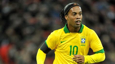 Ronaldinho age