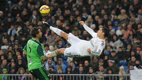 Ronaldo bicycle kick. 4 Apr 2018 ... This browser is not supported · Cristiano Ronaldo practices bicycle kick before. GOLAZO against Juventus! · Practice makes perfect. 