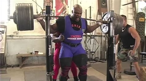 Must Watch: Ronnie Coleman Relives His Legendary 800lb Squat. Chronicles of Ronnie Coleman and The Squat. During a 2005 Flex magazine shoot, Coleman squatted 585 lbs for 10 reps. All of those 10 reps were deep, and Ronnie squatted until his nose bled. In today’s Instagram-crazy world, Ronnie … See more. 