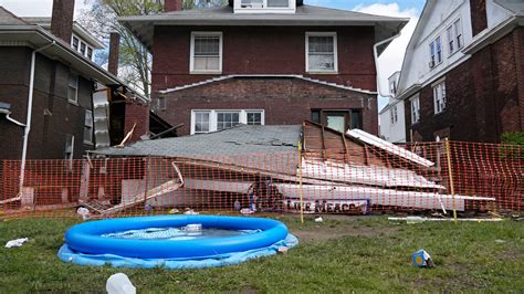 Roof collapse at house near Ohio State University injures 14