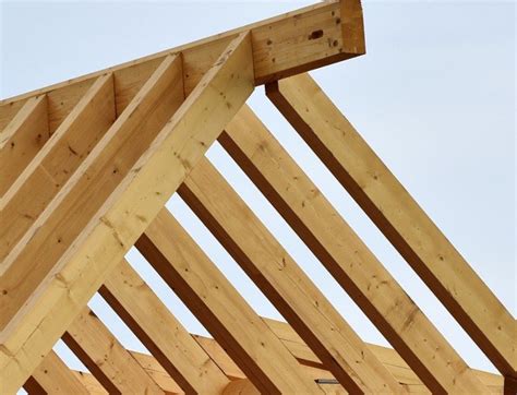 Roof truss installation tips and advice - davieconstruction.co.uk