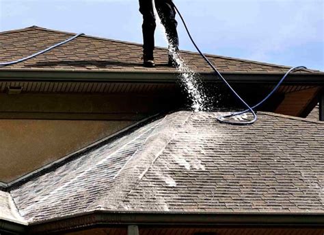 Roof wash. Apply Cleaners to the Roof . Spray the cleaning solution on your roof until the entire surface has been saturated and there is runoff. If some areas dry before you’re done, respray them. Rinse the Roof . When you have … 