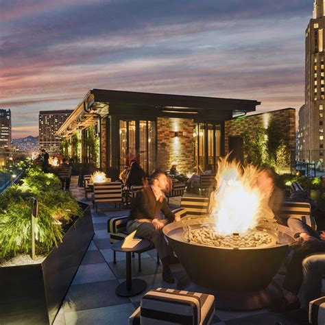 Rooftop bar sf. It has been an incredibly tough period for everyone the past few months as the global COVID-19 pandemic has wiped out whole industries from the economic map. While tech has been am... 
