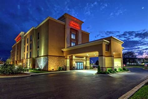 Rooms at Hampton Inn and Suites Clarksville, TN Hotel - Hilton