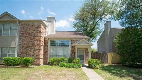 Neighborhood: West. 2006 Westmoor Pl, Arlington, TX 76015 is a townhouse listed for rent at $850 /mo. The 1,696 Square Feet townhouse is a 4 beds, 3 baths townhouse. View more property details, sales history, and Zestimate data on Zillow.. 