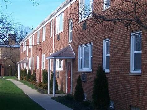 1346 W 58th St. Detroit Shoreway, Cleveland, OH. Apartment unit for rent. 3 units. $650+. 1 to 2 beds, 1 bath..