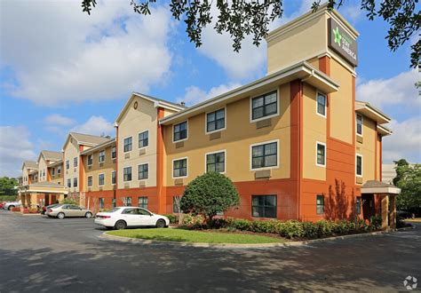 Serving the Orlando, FL Area. Capacity: 110. This Titusville hotel's two meeting rooms have more than 1,500 square feet of space and can accommodate up to 150 people in multiple configurations. Free high-speed, wired and wireless Internet access is available, as well as A/V equipment. Hotel/Resort/Lodge.. Rooms for rent in orlando fl