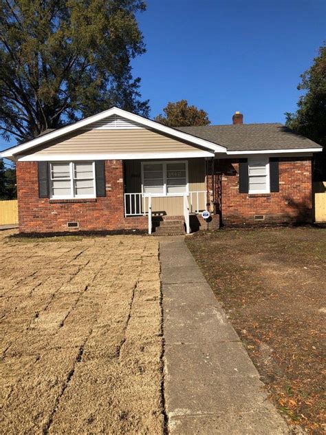 Wonderful 4 bedroom, 2 bath fully furnished house in quiet neighborhood near University of Memphis. Ready to rent rooms to mature individuals. Perfect for traveling nurses. Rented as individual bedroom with shared living room, dining room and fully furnished kitchen. Utilities, cable and internet....