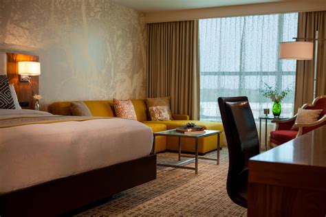 The business-friendly WATERMARK Baton Rouge, Autograph Collection also features a fitness center, coffee/tea in a common area, and concierge services. Parking is available for a fee. This 3.5-star Baton Rouge hotel is smoke free. 144 guestrooms or units. 12 levels.. 