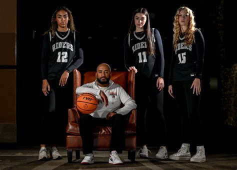 Roosevelt girls basketball returns entire starting lineup as Riders aim to build long-term championship culture