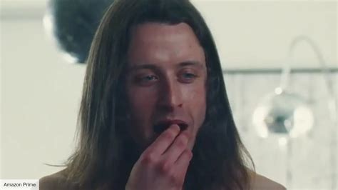 Rory culkin swarm. Rory Culkin ’s full-frontal nude scene in Swarm was inspired by one of creator Donald Glover’s own experiences.. The brother of Macaulay and Kieran Culkin plays a man who takes the main character Dre’s (Dominique Fishback) virginity.. After the hookup, Culkin’s character presents Dre with some strawberries placed artfully in a clear bowl, … 