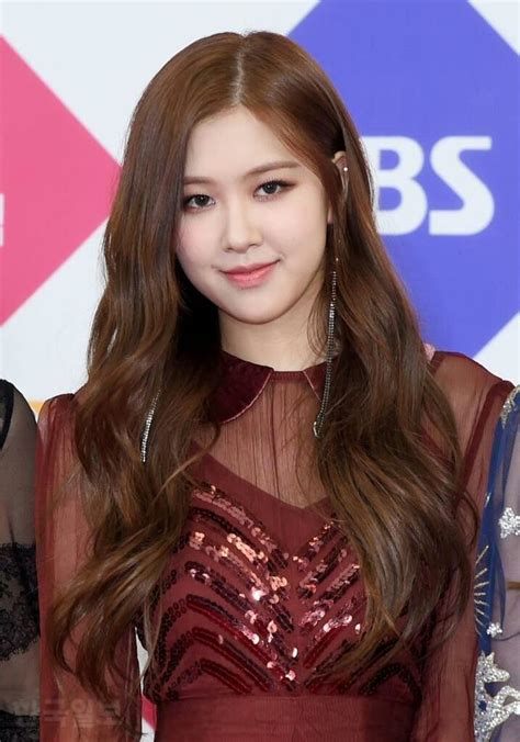 Rosé Roseanne Park Park Chae Young BlackPink - Pinterest