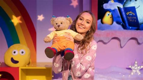 Rose Ayling-Ellis - Can Bears Ski? - CBeebies - BBC